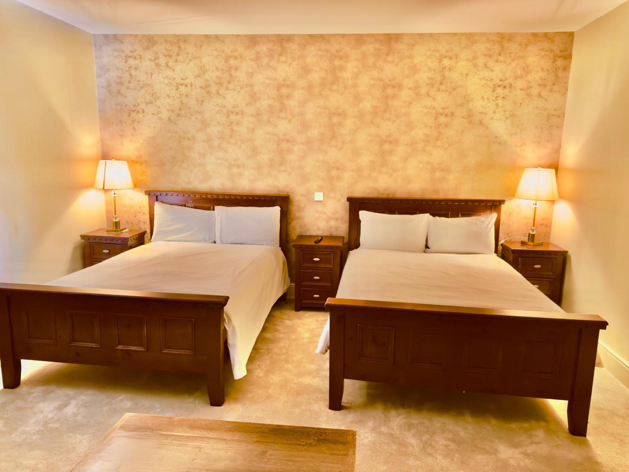 Jacksons Restaurant And Accommodation روسكومون المظهر الخارجي الصورة